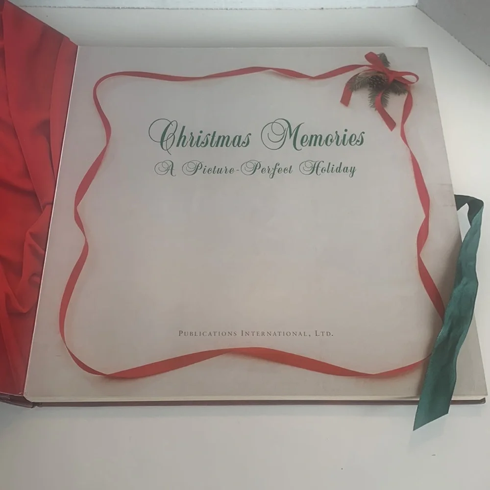 Vintage Christmas Memories Picture Perfect Holiday Photo Album Ribbon Closure
